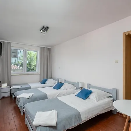 Sleeply Zlotniki- Dom Dla 18 Osob * Breslavia