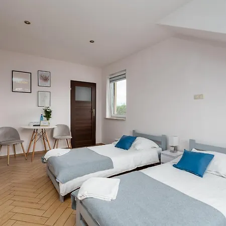 Сasa de vacaciones Sleeply Zlotniki- Dom Dla 18 Osob *