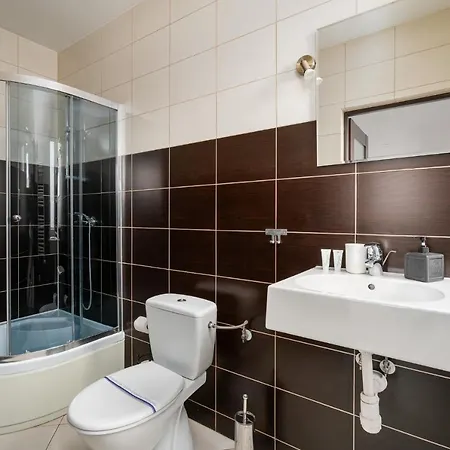 Sleeply Zlotniki- Dom Dla 18 Osob Сasa de vacaciones