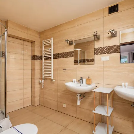 Sleeply Zlotniki- Dom Dla 18 Osob